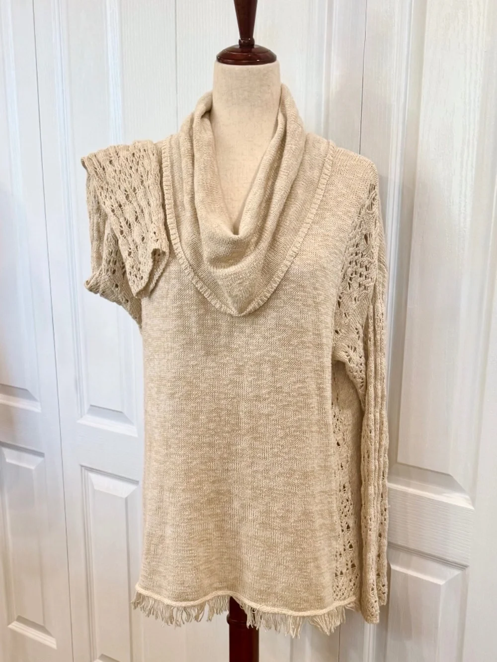Chico's Women's Size 2 (12-14) Beige Mixed Knit Boho Sweater, Crochet Sleeve